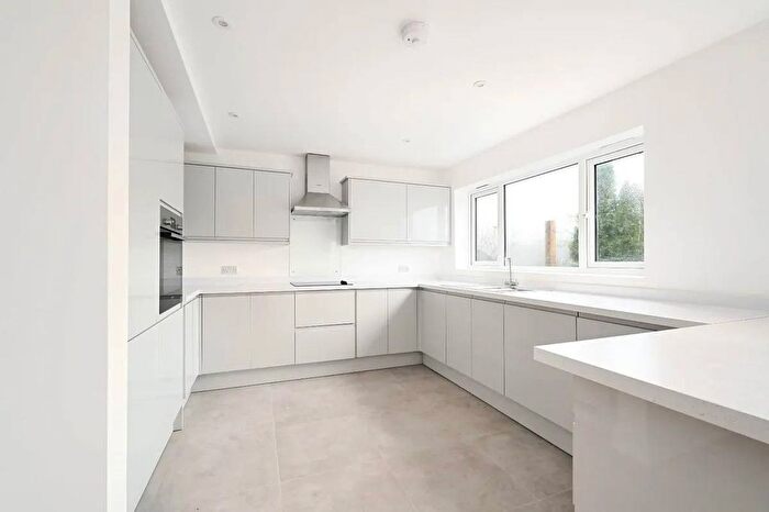 4 Bedroom Semi-Detached House To Rent In Shawbrooke Road, London, SE9