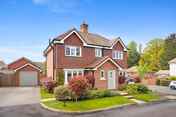 3 Bedroom Detached House For Sale In Great Meadow, Wisborough Green, RH14