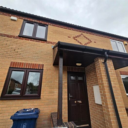 2 Bedroom House To Rent In Blackstock Close, Headington, Oxford, OX3