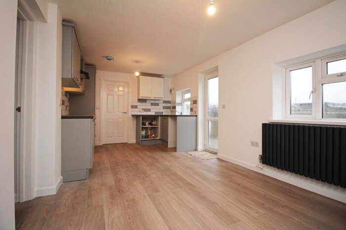 2 Bedroom Bungalow To Rent In Church Road, Seven Sisters, SA10