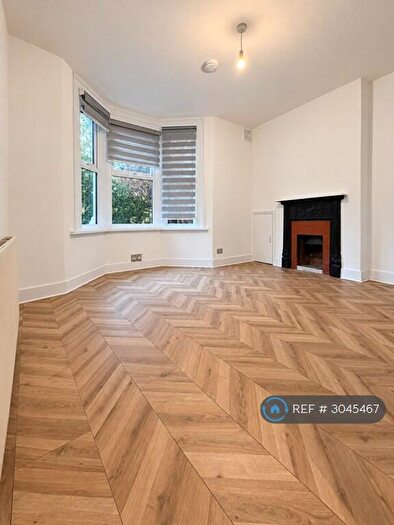 1 Bedroom Flat To Rent In Rangemoor Road, London, N15