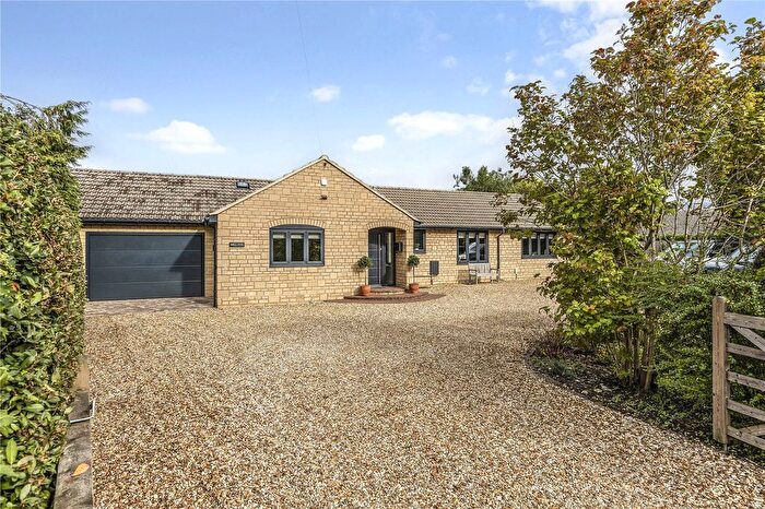 3 Bedroom Bungalow For Sale In Broadway Road, Willersey, Worcestershire, WR12