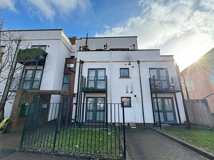 1 Bedroom Flat To Rent In Buckingham Road, Edgware, HA8