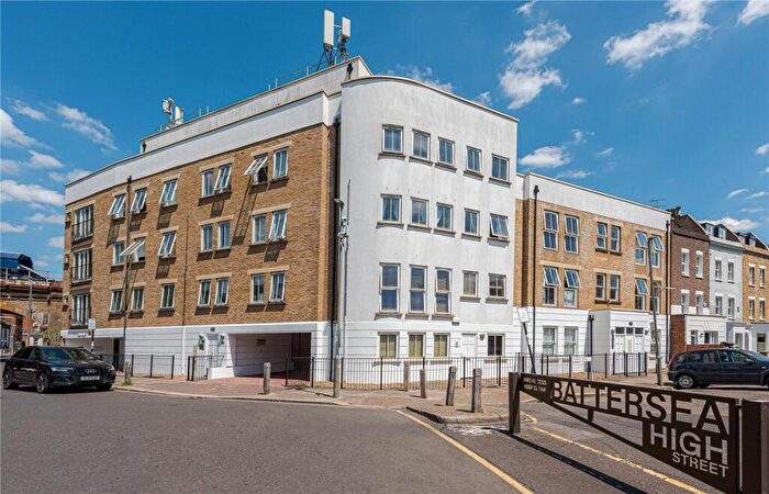 2 Bedroom Apartment For Sale In Battersea High Street, London, SW11