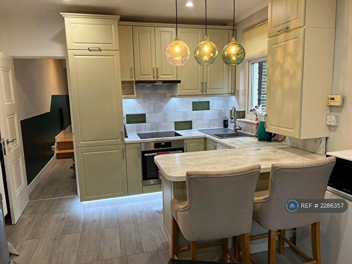 2 Bedroom Flat To Rent In Hither Green Lane, London, SE13