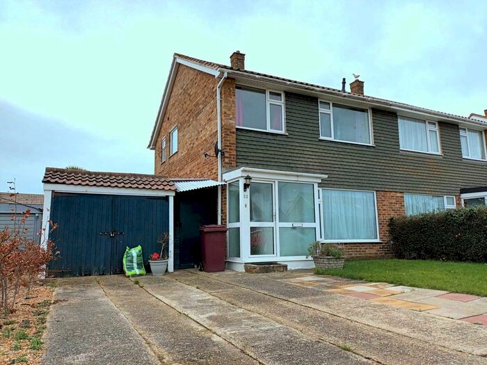 3 Bedroom End Of Terrace House To Rent In Wellington Gardens, Selsey, PO20