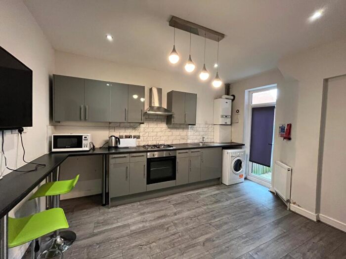 4 Bedroom House To Rent In Norbury Street, Salford, M7