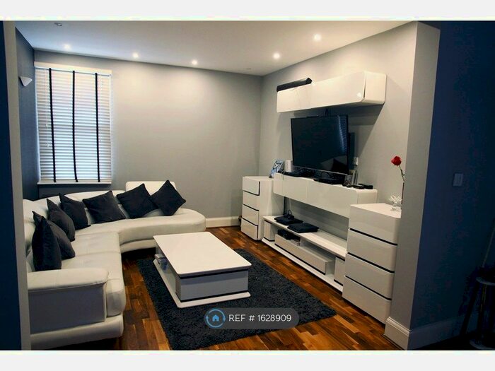 4 Bedroom Semi-Detached House To Rent In Windsor Road, London, N13