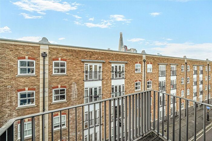 3 Bedroom Flat For Sale In City Walk, London, SE1