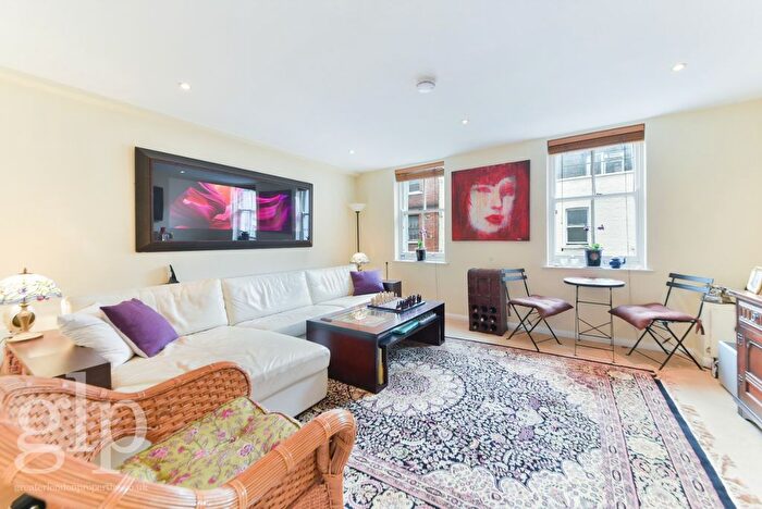 2 Bedroom Flat To Rent In Berwick Street, London, Greater London, Soho, W1F