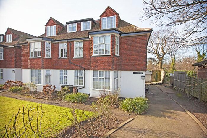 2 Bedroom Flat To Rent In Woodlands Court, Woodlands, Golders Green, NW11