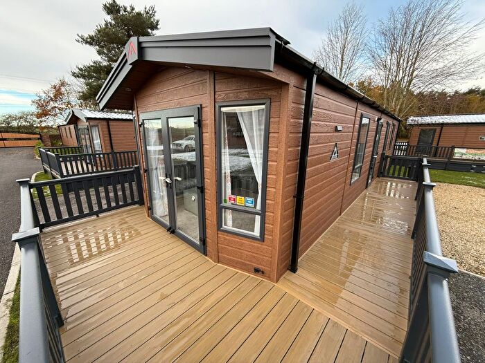 2 Bedroom Mobile/park Home For Sale In Newland, Epworth, Doncaster, DN9