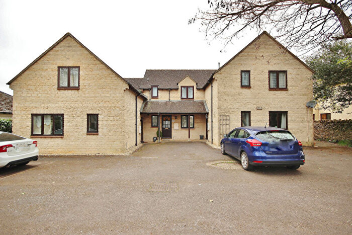 1 Bedroom Apartment For Sale In Burford Road, Carterton, OX18
