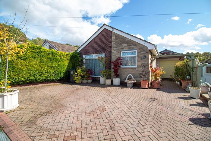 2 Bedroom Detached Bungalow For Sale In Nethergreen Gardens, Killamarsh, S21