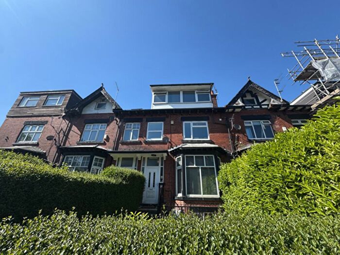 1 Bedroom Terraced House To Rent In Kirkstall Lane, Headingley, Leeds, LS6