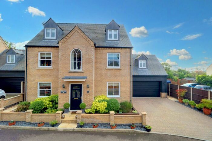 6 Bedroom Detached House For Sale In Oak Drive, Stretham, CB6