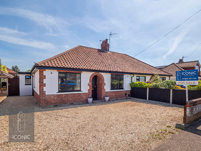 3 Bedroom Semi-Detached Bungalow For Sale In Bush Road, Hellesdon, Norwich, NR6
