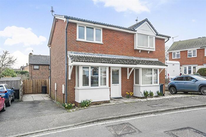 2 Bedroom Property To Rent In Lydgate Close, Lawford, Manningtree, CO11