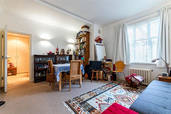Studio To Rent In Belsize Grove, Camden, NW3
