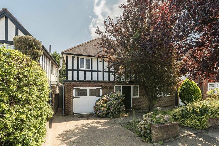 4 Bedroom Property To Rent In Beaufort Road, London, W5