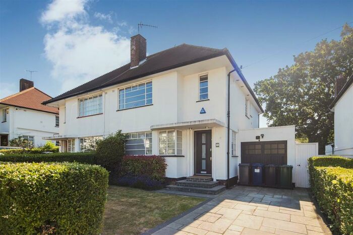4 Bedroom Semi-Detached House To Rent In Hutchings Walk, Hampstead Garden Suburb, NW11