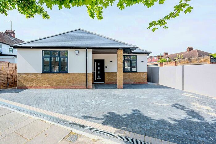 3 Bedroom Bungalow To Rent In Brentmead Gardens, Acton, London, NW10