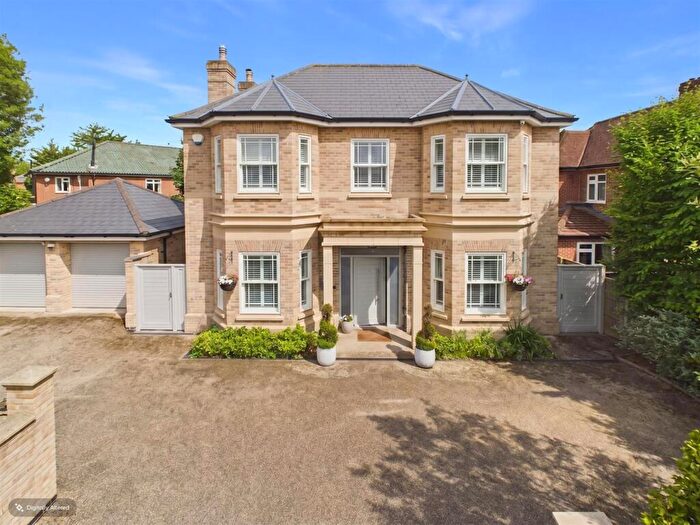 5 Bedroom Detached House For Sale In Park Road, Colchester, CO3