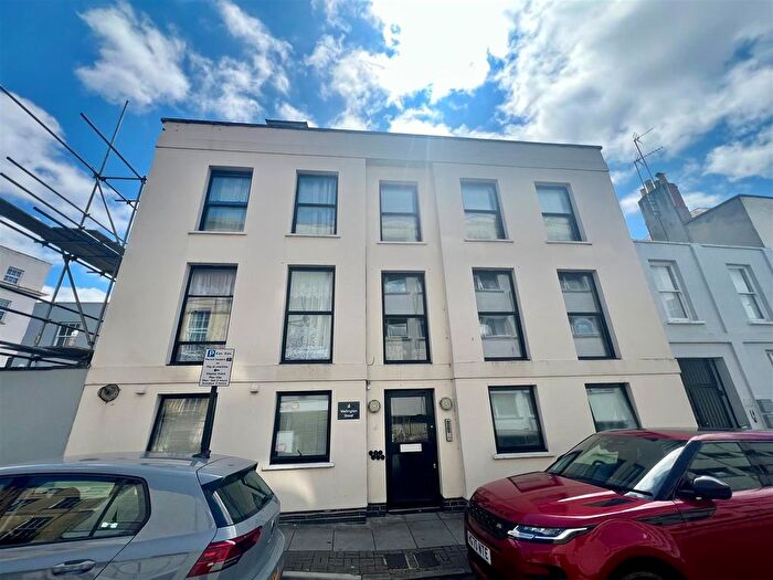 2 Bedroom Flat To Rent In Wellington Street, Cheltenham, GL50