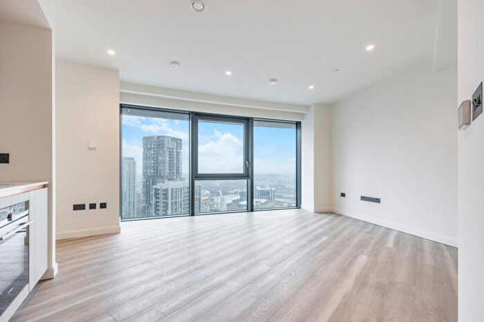 Studio To Rent In The Aspen, Marsh Wall, E14