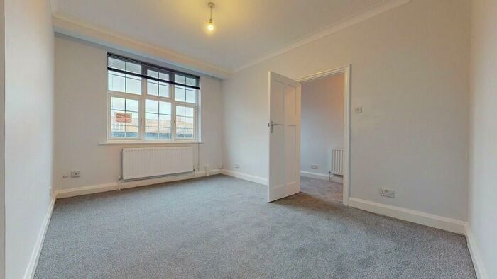 2 Bedroom Flat To Rent In Burnt Oak Broadway, Edgware, Middlesex, HA8