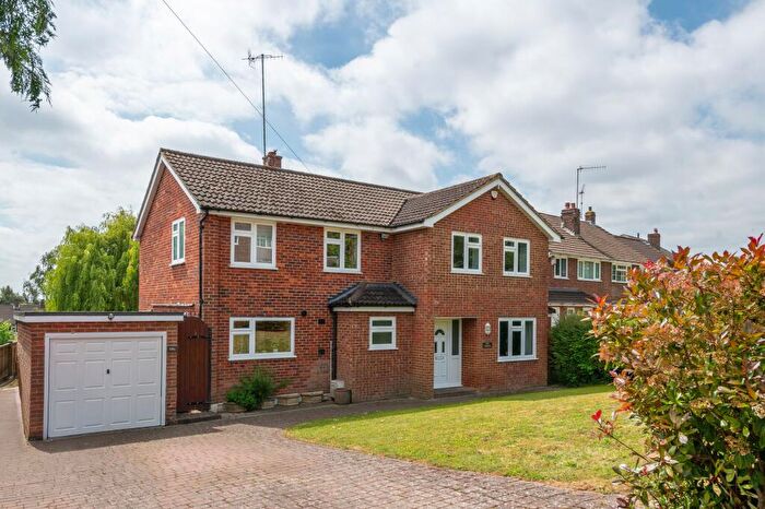 4 Bedroom Detached House For Sale In Carlton Road, Redhill, RH1