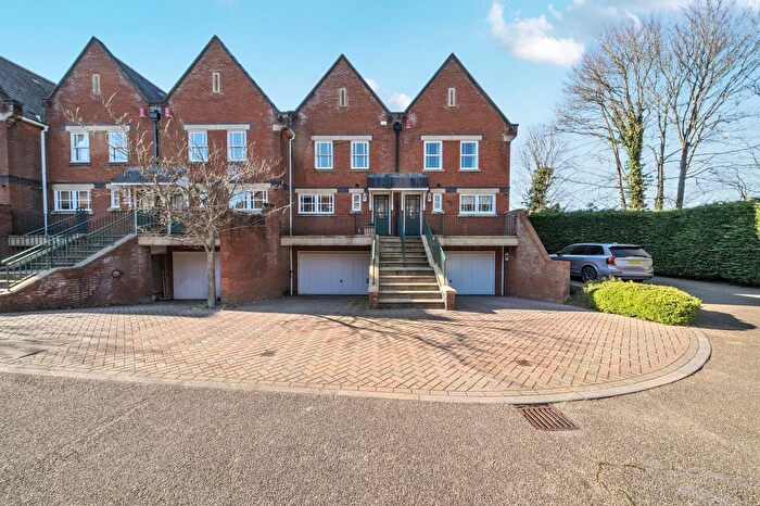 3 Bedroom Town House To Rent In Virginia Water, Surrey, GU25
