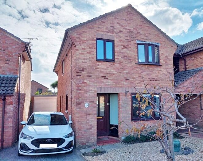 3 Bedroom Detached House For Sale In Lime Tree Way, Porthcawl, South Glamorgan, Bridgend (County Of), CF36