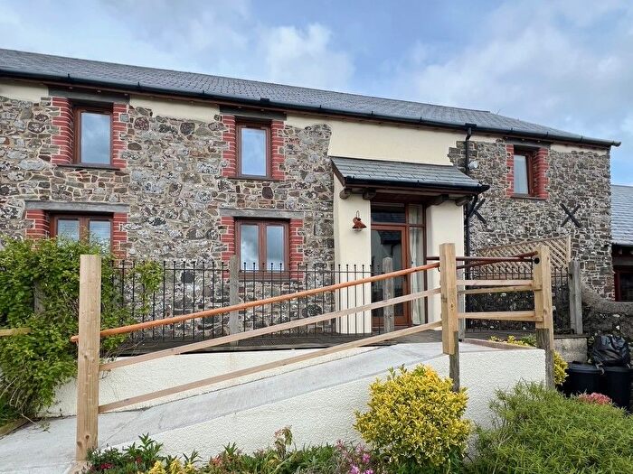 3 Bedroom Barn Conversion To Rent In Winscott Barton Barns, Littleham, EX39