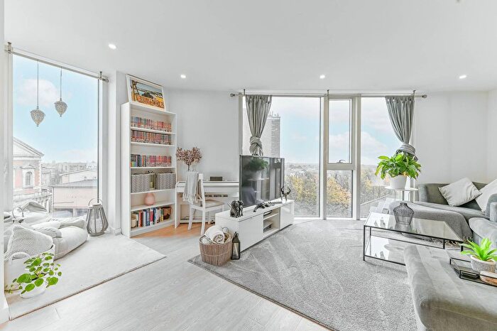 2 Bedroom Flat For Sale In Newgate Tower, Croydon, CR0