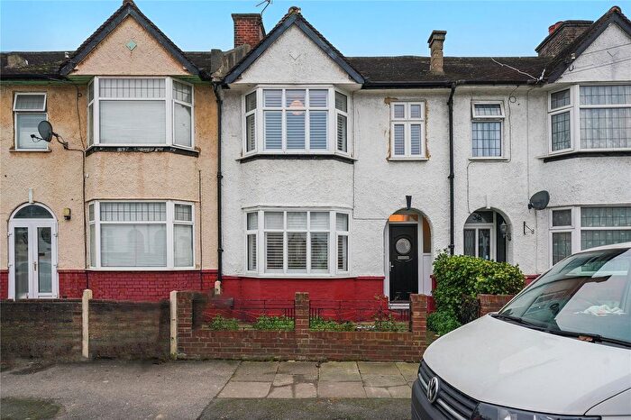 3 Bedroom Detached House To Rent In Barriedale, London, SE14