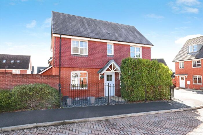 3 Bedroom Detached House For Sale In Lee Valley Close, Andover, SP11