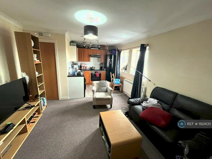 1 Bedroom Flat To Rent In Cabot Court, Bristol, BS7