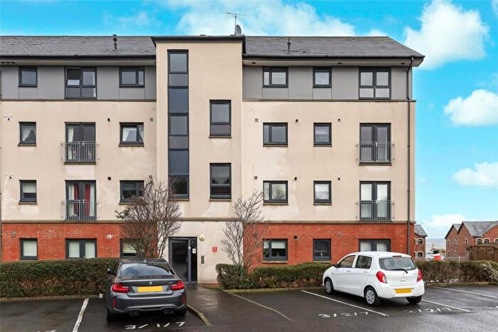 2 Bedroom Flat For Sale In Kincaid Court, Greenock, PA15