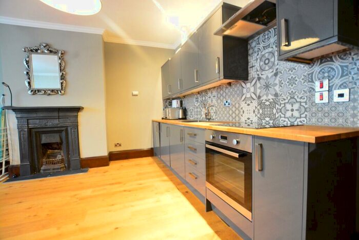 1 Bedroom Flat To Rent In Clarence Square, City Centre, Brighton, BN1