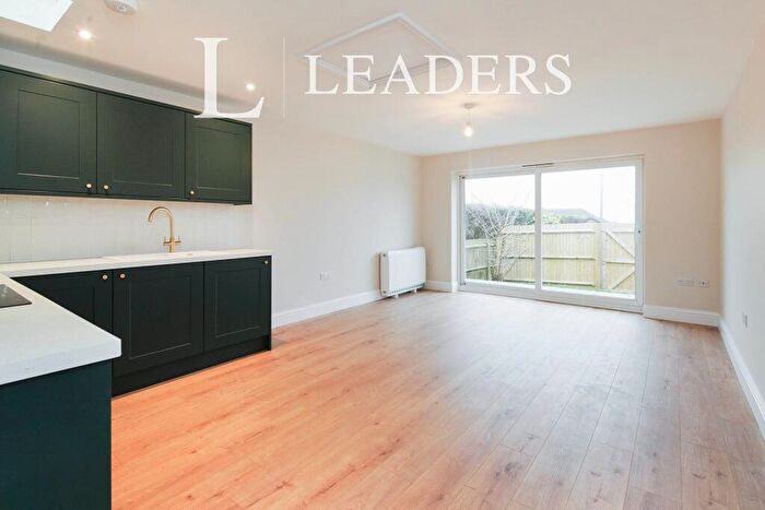 1 Bedroom Bungalow To Rent In Crescent Drive North, BN2