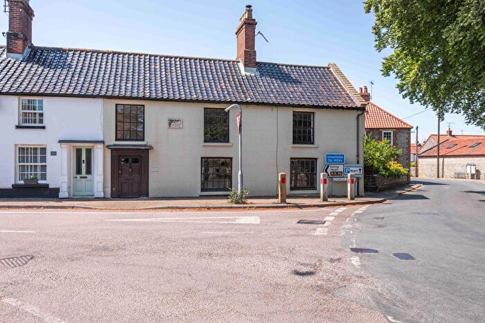 4 Bedroom Semi-Detached House For Sale In Weybourne, NR25