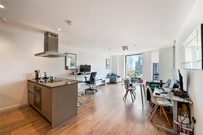 1 Bedroom Apartment To Rent In Roosevelt Tower, Williamsburg Plaza, E14