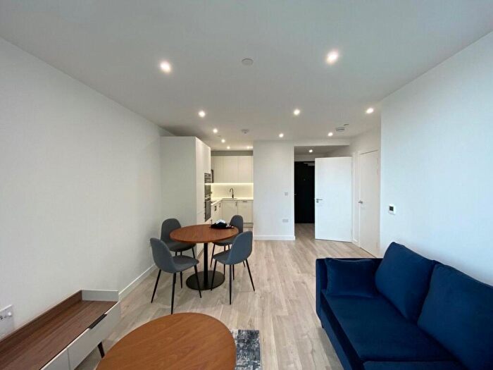 1 Bedroom Apartment To Rent In Willowbrook House, Coster Avenue, London, N4