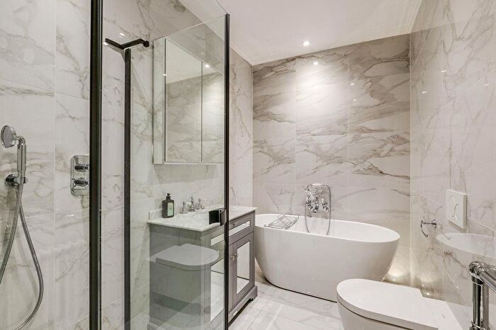 2 Bedroom Flat For Sale In Randolph Crescent, Maida Vale, London, W9