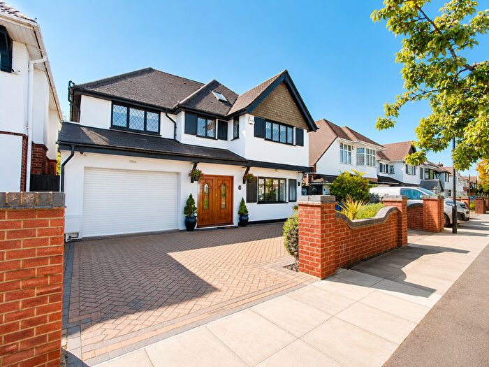 5 Bedroom Detached House For Sale In Minterne Avenue, Southall, Greater London, UB2