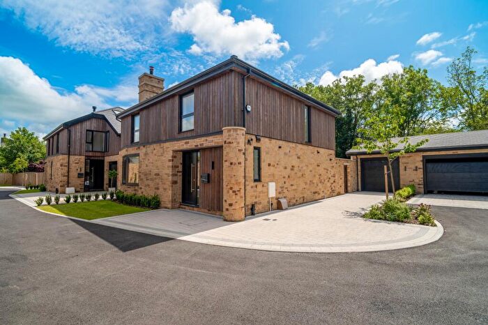 4 Bedroom Detached House For Sale In Fieldstone Gardens, Stalmine, FY6