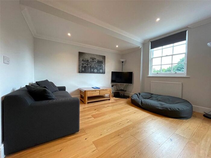 2 Bedroom Apartment To Rent In Pennsylvania Road, Exeter, EX4