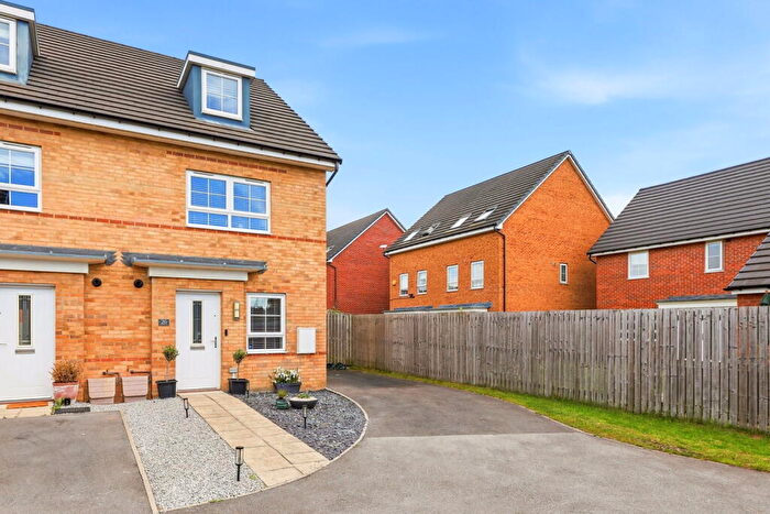 3 Bedroom Semi-Detached House For Sale In Waterton Close, Methley, Leeds, LS26