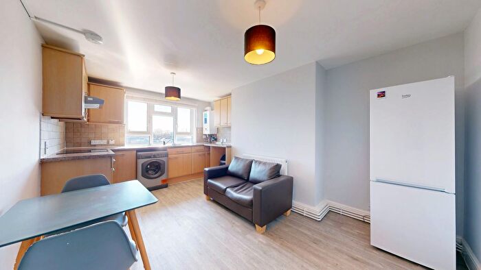 2 Bedroom Flat To Rent In Reynolds Road, Chiswick, W4